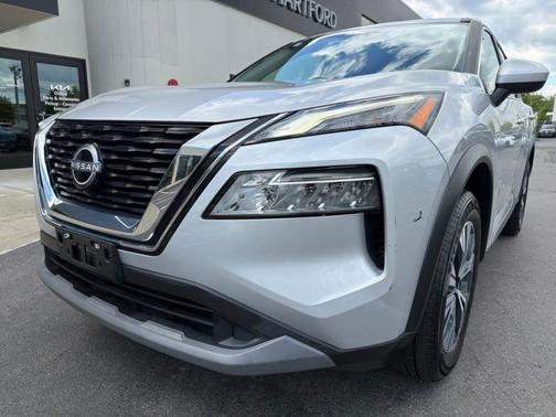 Brilliant Silver Metallic 2023 Nissan Rogue SV