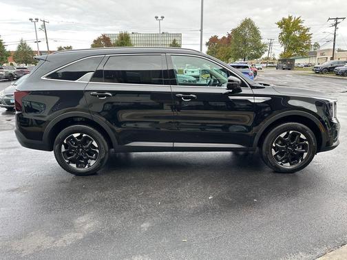Ebony Black 2025 Kia Sorento S