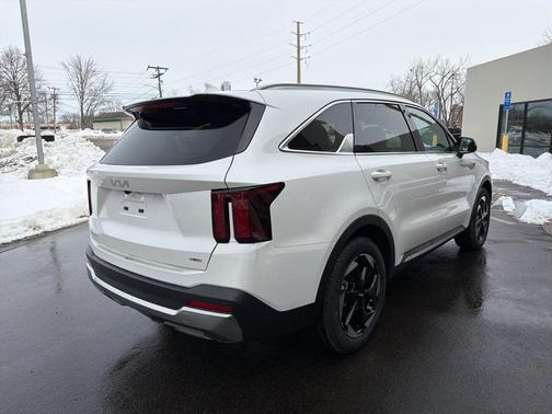 Snow White Pearl 2026 Kia Sorento Hybrid EX