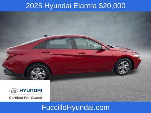 2025 Hyundai ELANTRA SE