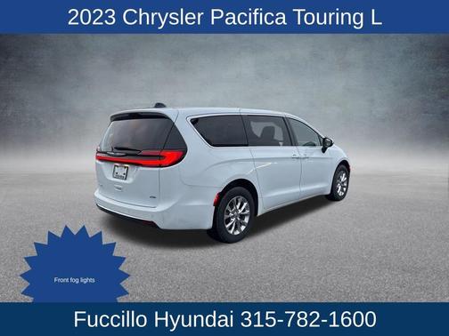 2023 Chrysler Pacifica Touring-L