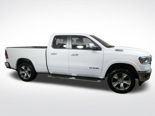 Bright White Clearcoat 2020 RAM 1500 Laramie