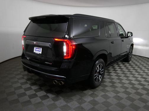 2023 GMC Yukon XL AT4
