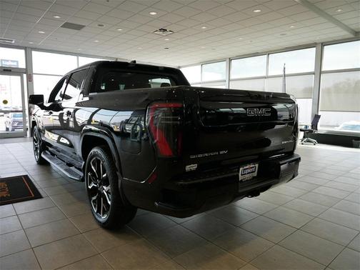 2025 GMC Sierra EV Denali