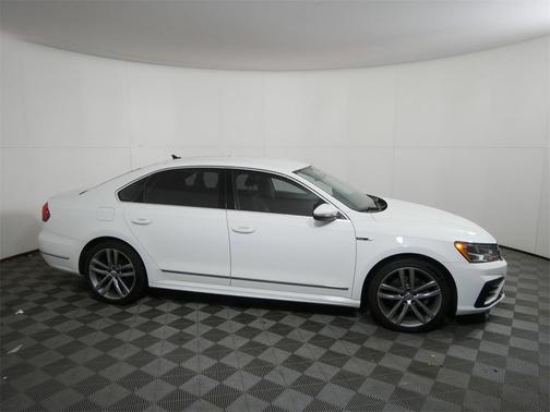 2017 Volkswagen Passat 1.8T R-Line