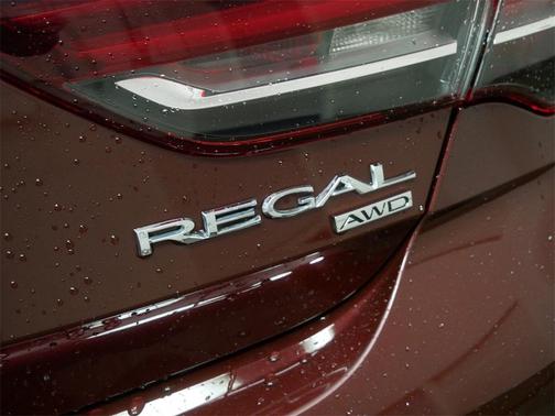 2019 Buick Regal Sportback Essence