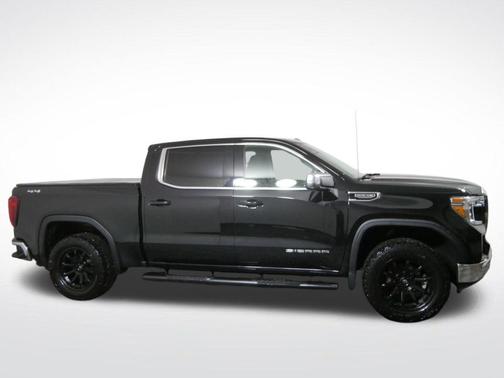 Black 2019 GMC Sierra 1500 SLE