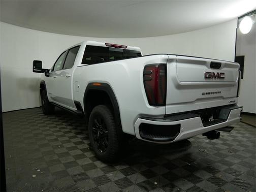 2025 GMC Sierra 3500 AT4