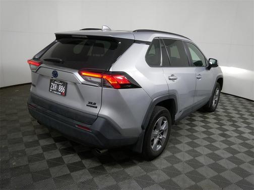 2022 Toyota RAV4 Hybrid XLE