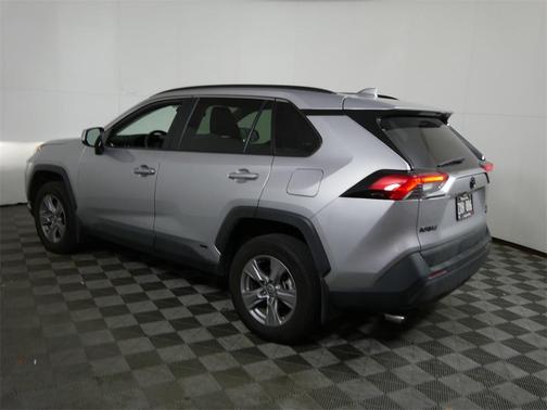 2022 Toyota RAV4 Hybrid XLE