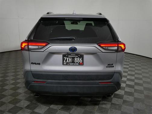 2022 Toyota RAV4 Hybrid XLE