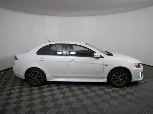 2016 Mitsubishi Lancer SE