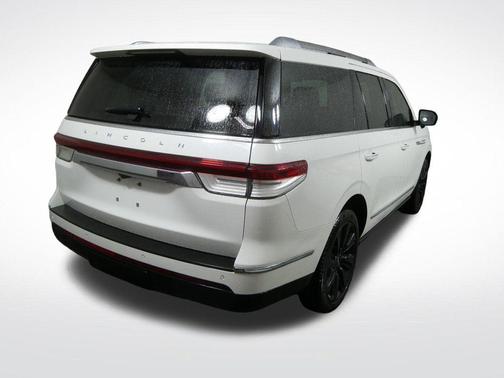 Pristine White 2024 Lincoln Navigator Reserve