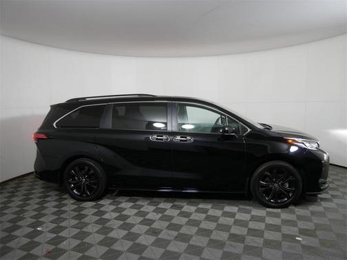 2024 Toyota Sienna XSE