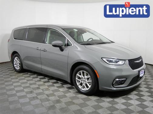 2023 Chrysler Pacifica Touring-L