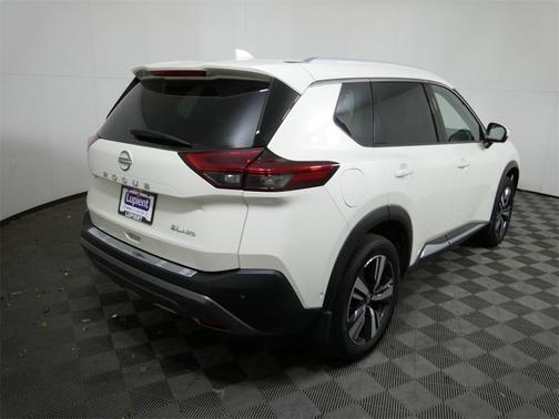 2022 Nissan Rogue SL