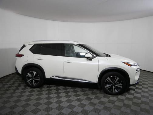 2022 Nissan Rogue SL