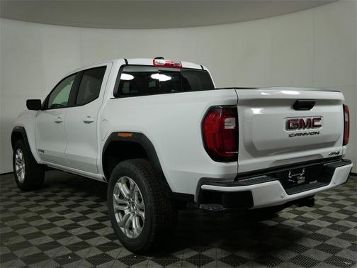 2025 GMC Canyon AT4
