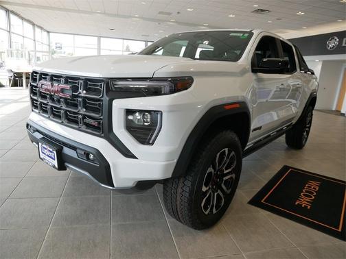 2025 GMC Canyon AT4