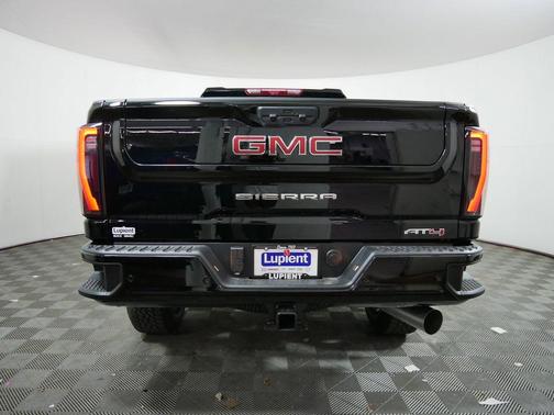 2025 GMC Sierra 3500 AT4