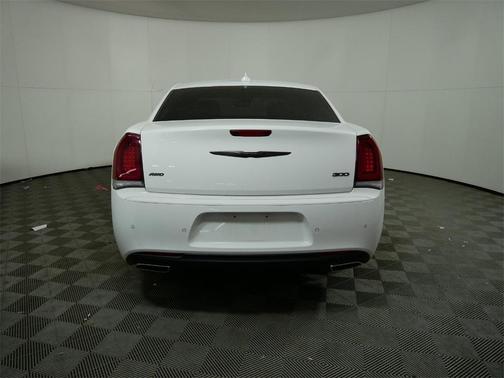 2023 Chrysler 300 Touring L