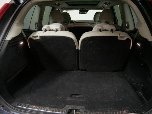 2018 Volvo XC90 T5 Momentum