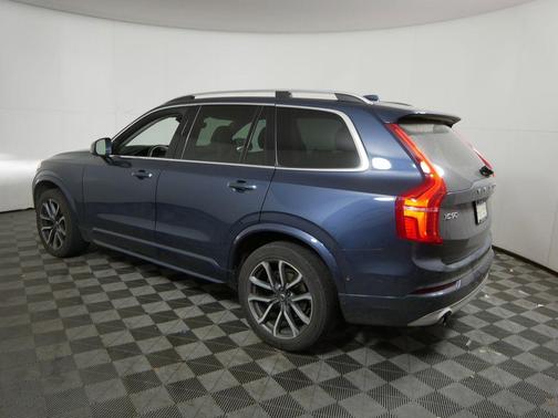 2018 Volvo XC90 T5 Momentum