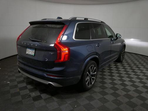 2018 Volvo XC90 T5 Momentum