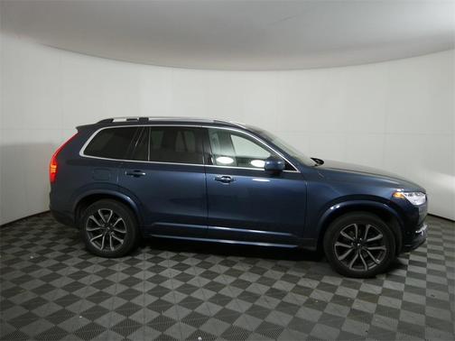 2018 Volvo XC90 T5 Momentum
