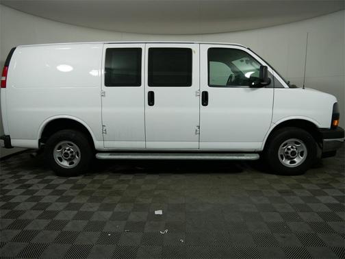 2022 GMC Savana 2500 Work Van