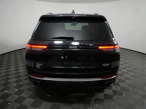 2022 Jeep Grand Cherokee Summit