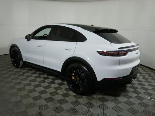 2022 Porsche Cayenne Turbo GT