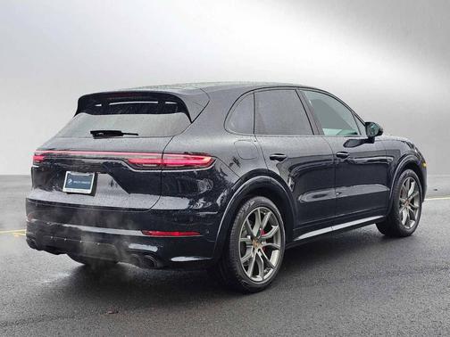 2023 Porsche Cayenne 