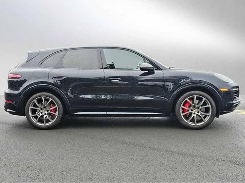 2023 Porsche Cayenne 