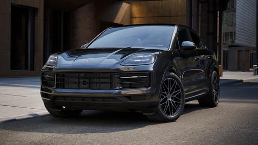 Chromite Black Metallic 2026 Porsche Cayenne