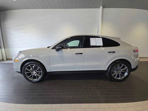 Chalk 2025 Porsche Cayenne