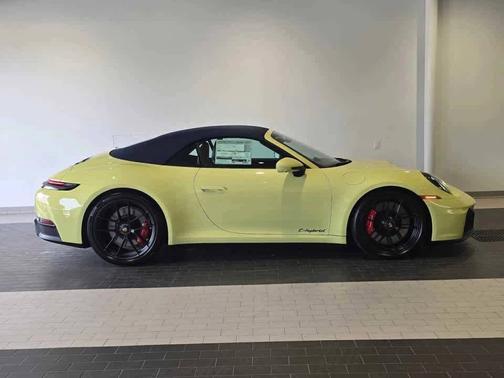 Cartagena Yellow Metallic 2026 Porsche 911