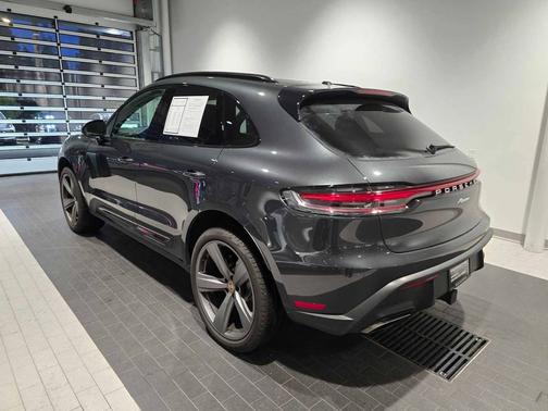 2025 Porsche Macan 