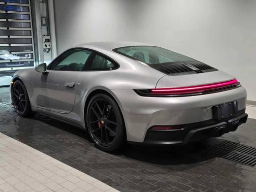 2025 Porsche 911 