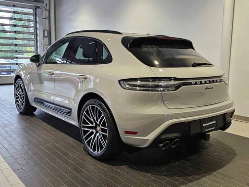 Chalk 2025 Porsche Macan
