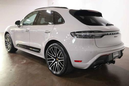 Chalk 2025 Porsche Macan
