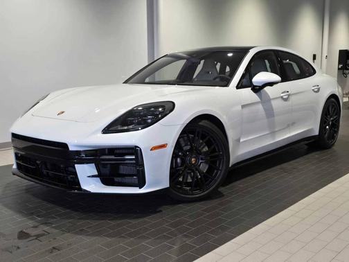 2025 Porsche Panamera 