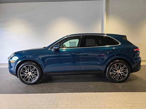 Montego Blue Metallic 2026 Porsche Cayenne