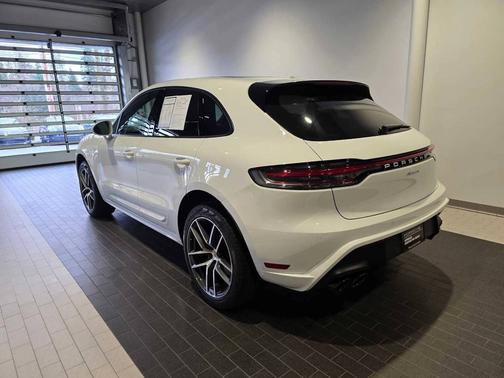 2025 Porsche Macan 