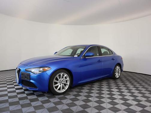Photo 1 of 15 of 2019 Alfa Romeo Giulia Base