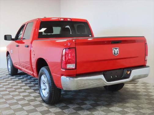 2022 RAM 1500 Classic SLT Crew Cab 4x2 57' Box