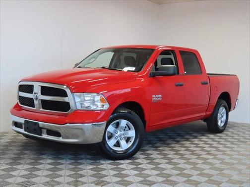 2022 RAM 1500 Classic SLT Crew Cab 4x2 57' Box