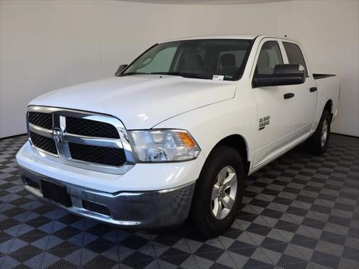 2022 RAM 1500 Classic SLT Crew Cab 4x2 57' Box
