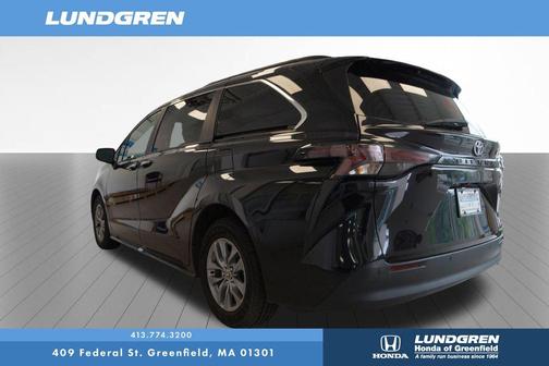 2023 Toyota Sienna XLE