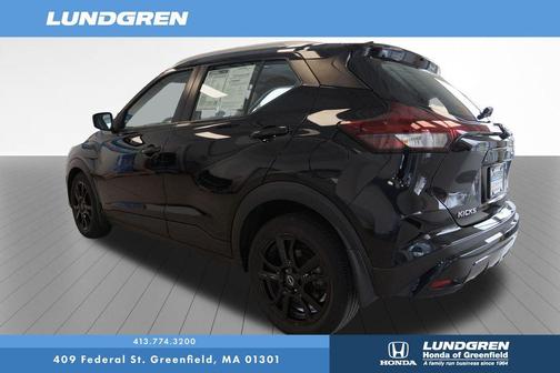 Super Black 2023 Nissan Kicks SV